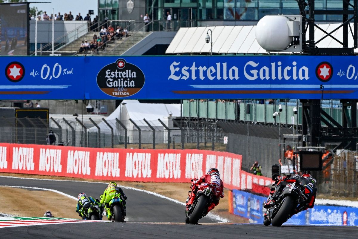 Marc Márquez en combinaison Ducati, préparant le sprint de Silverstone
