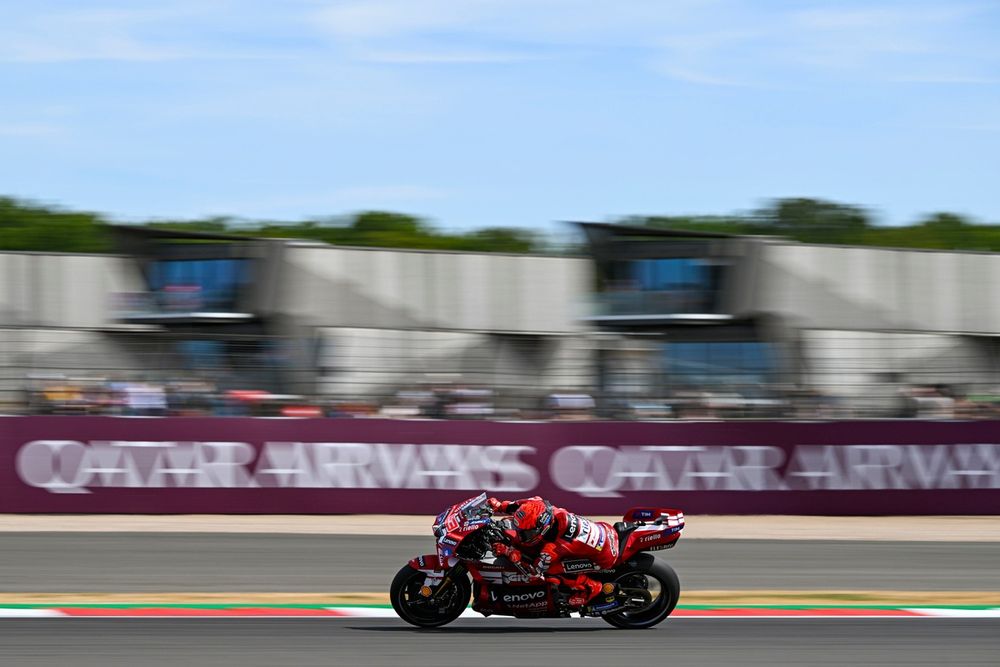 Marc Márquez en difficulté sur les pneus à Silverstone