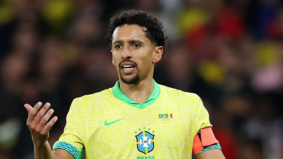 Marquinhos étreint Gabriel après le penalty raté