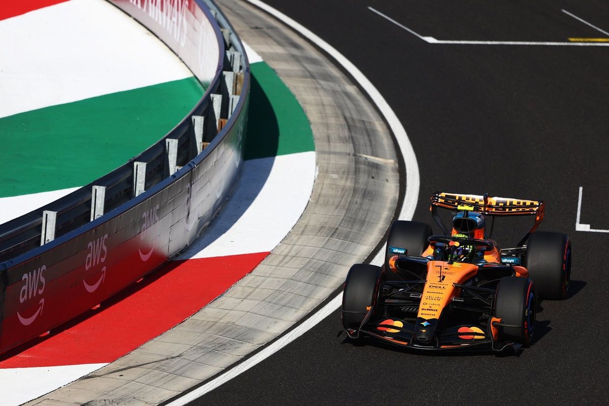 Lando Norris franchit la ligne d'arrivée en Hongrie, première victoire de McLaren 2025