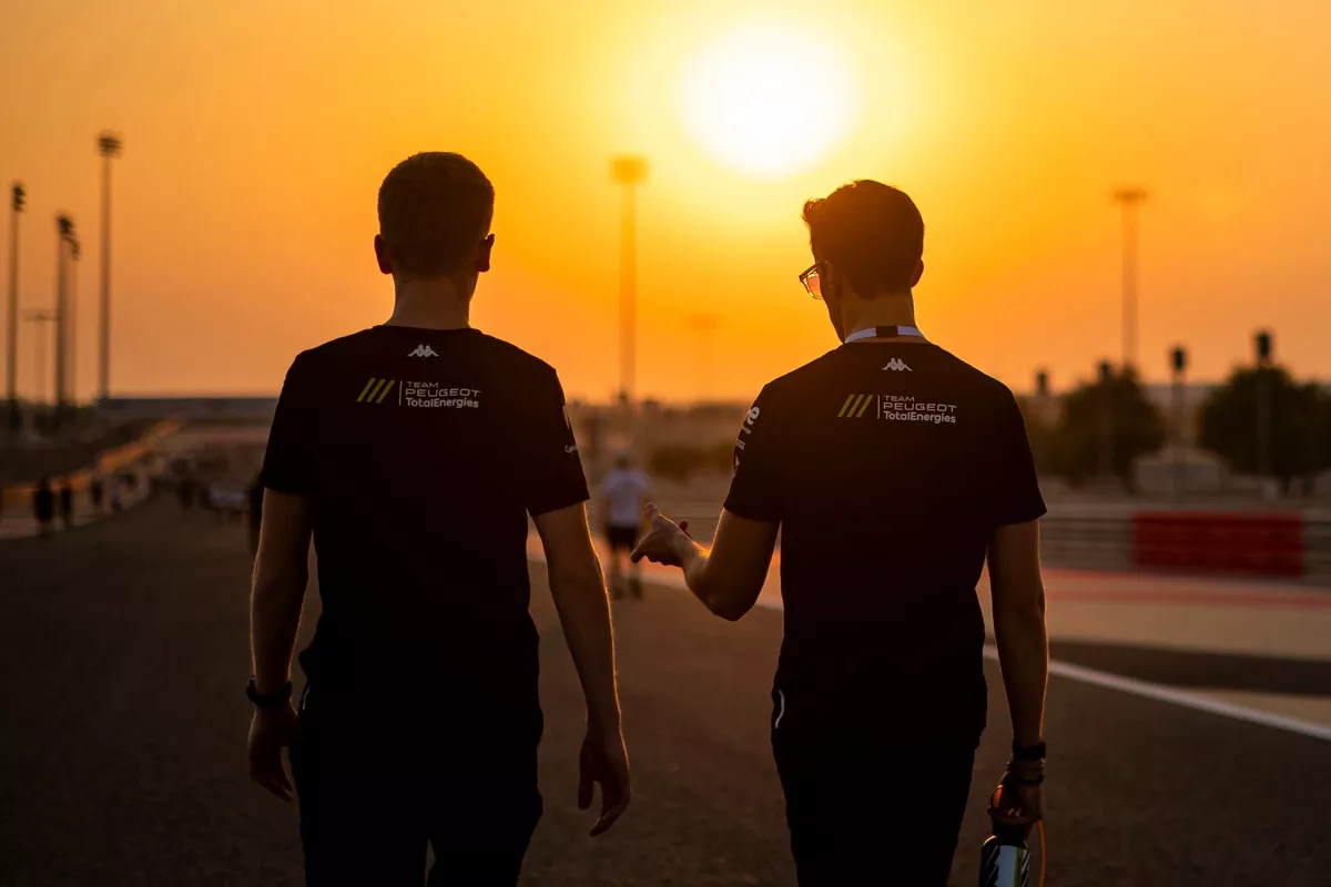 Théo Pourchaire au volant de la Peugeot 9X8, champion d'Hypercar 2023