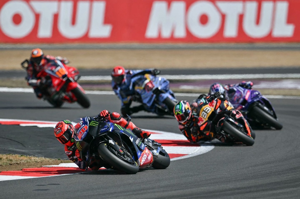 Fabio Quartararo sur sa Yamaha à Silverstone
