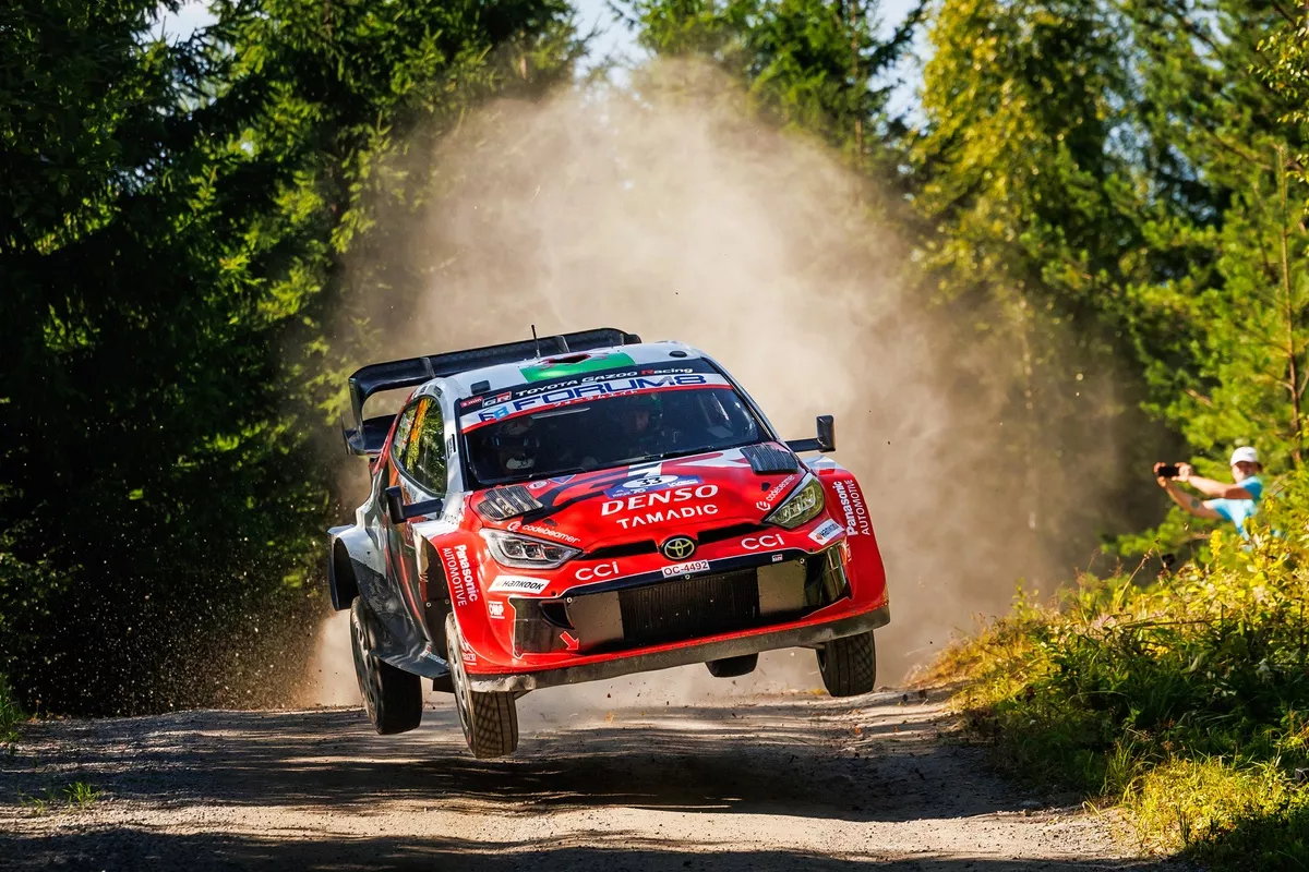 Elfyn Evans, pilote de Toyota, lors du rallye de Finlande 2026