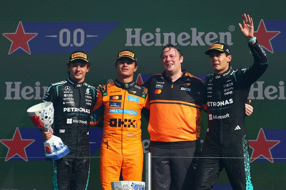 Kimi Antonelli, Lando Norris et George Russell sur le podium à Zandvoort.