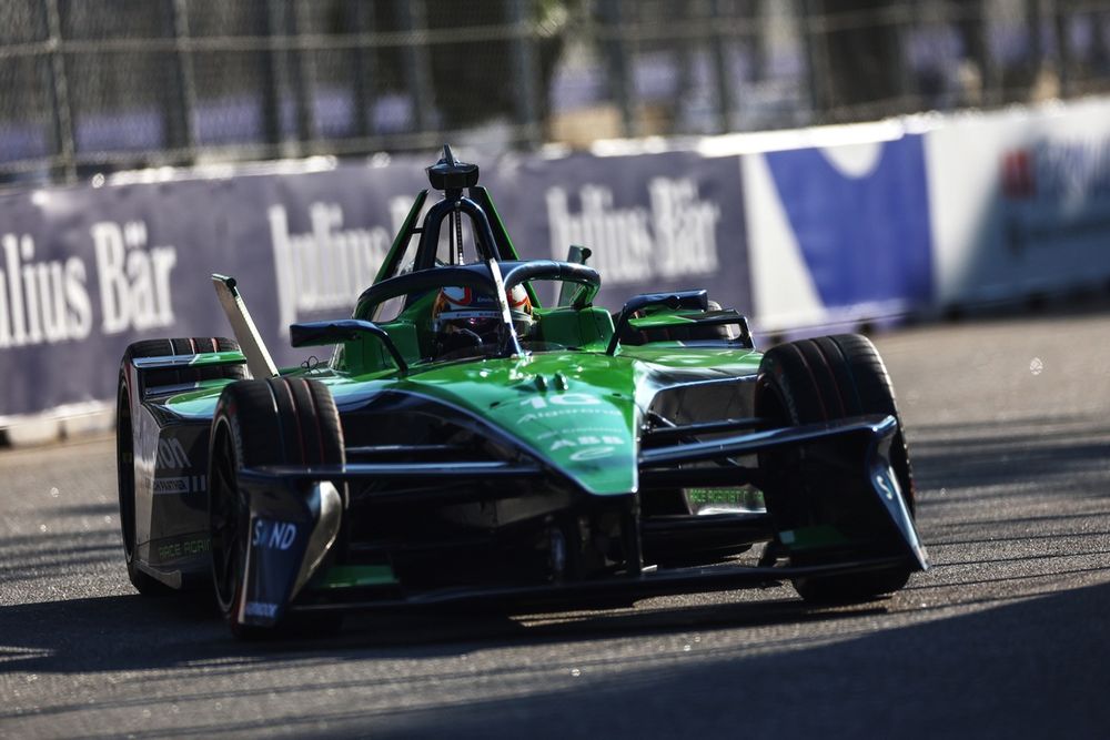 Sébastien Buemi en équipe Envision lors d’un Grand Prix de Formule E