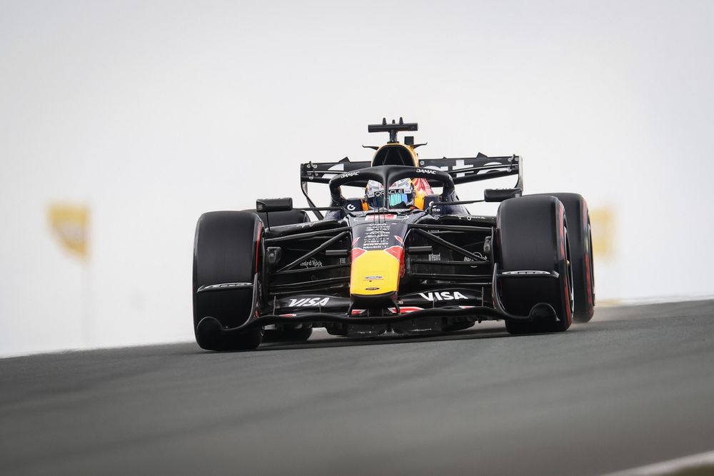 Max Verstappen à bord de la Red Bull RB22 sur le circuit de Zandvoort