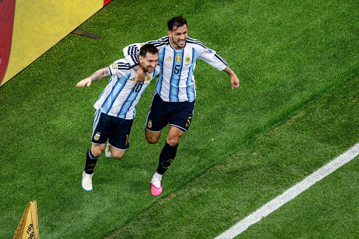 "Je pensais que j'étais préparé, mais je ne l'étais pas": l'émouvant hommage de Paredes à Messi après l'annonce de sa retraite internationale