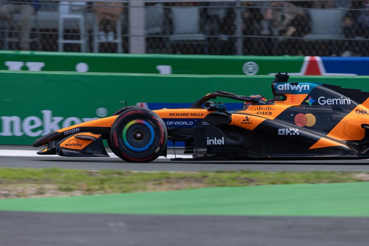Oscar Piastri au volant d’une MCL40 de McLaren